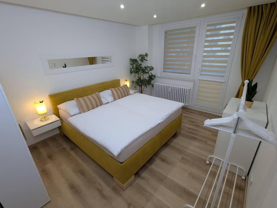 Cool Apartment Znojmo Bagian luar foto
